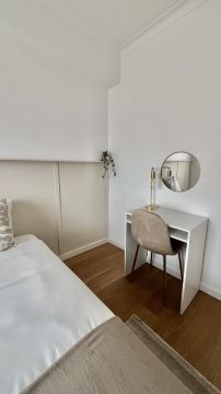 Beatriz Amaral - Amadora - Bilder aufhängen und Kunstinstallationen anbringen