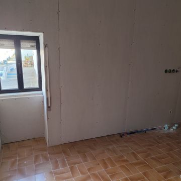 DSR360 - Arraiolos - Instalação, Reparação ou Remoção de Revestimento de Parede