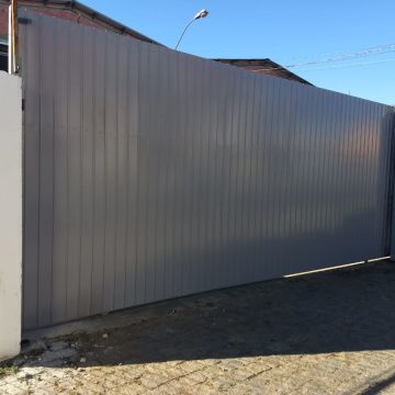 MECTEC - Águeda - Instalação de Porta para Animais de Estimação