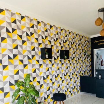 Beto instalador de papel de parede pintor de parede   e serviços de marido de aluguel - Seixal - Suspensão de Quadros e Instalação de Arte
