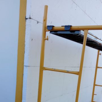 David Ramos - Palmela - Trockenbau reparieren und Oberflächenstruktur geben