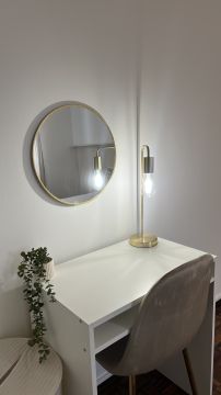 Beatriz Amaral - Amadora - Bilder aufhängen und Kunstinstallationen anbringen