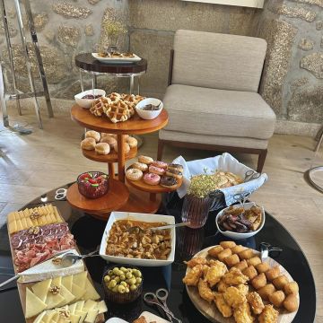 Dona Laura Catering - Ponte da Barca - Anniversary Party Planning