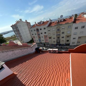 Emerson Trabalho Vertical - Loures - Upholstery and Furniture Cleaning