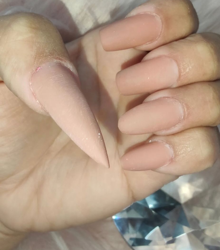 Nádia Negrão Formadora em Estética 93.63.88.010 - Lisboa - Manicure e Pedicure (para Mulheres)