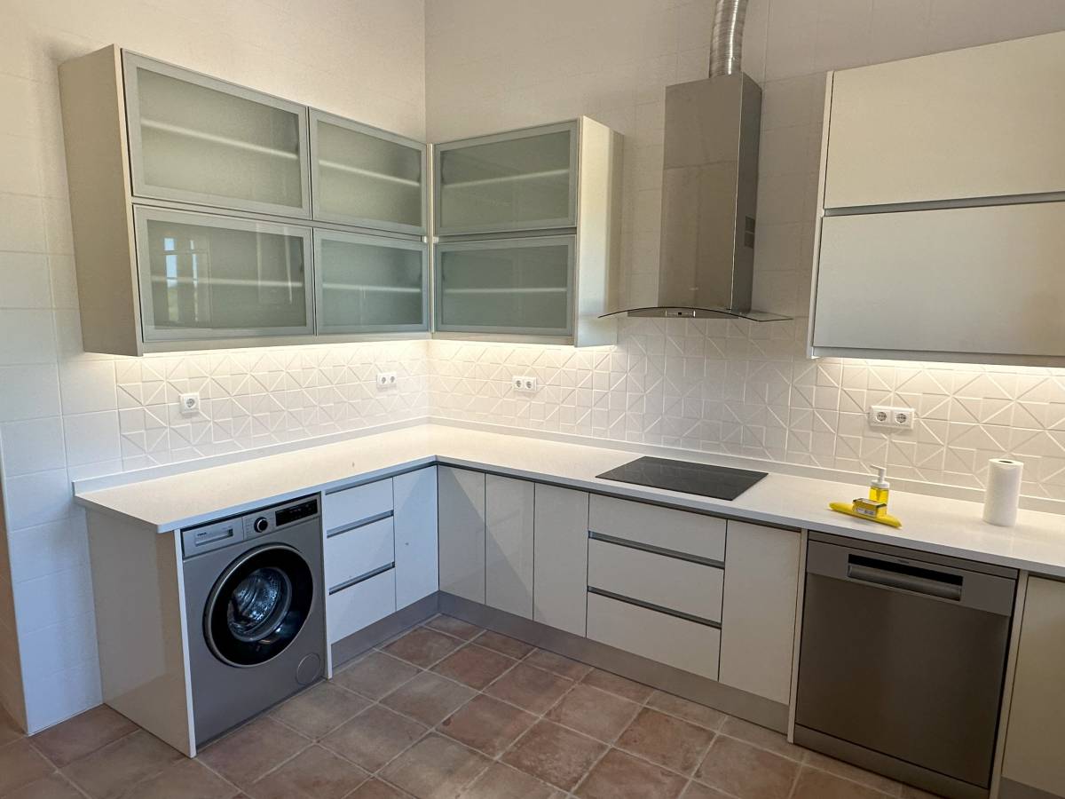 HABILIFE Cozinhas, Roupeiros e Chãos Flutuantes, Lda - Loures - Kleiderschränke