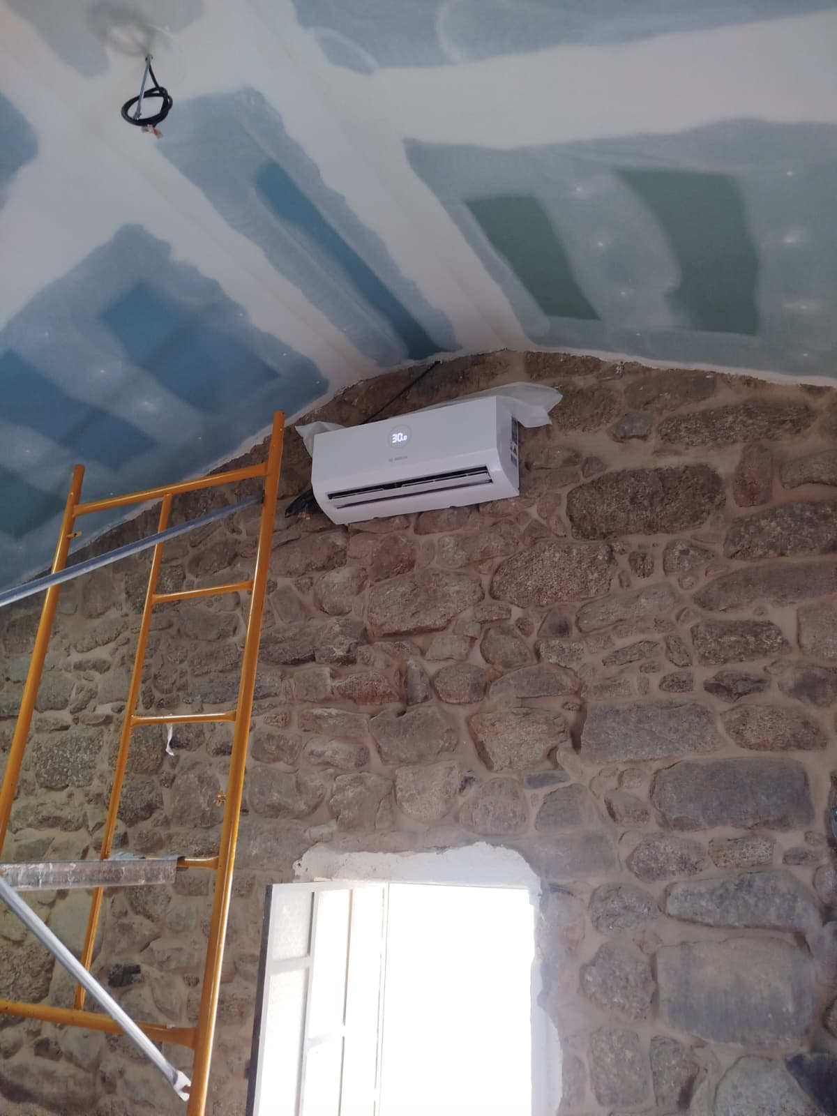 Técnico ar condicionado - Castelo Branco - Central Air Conditioning Installation