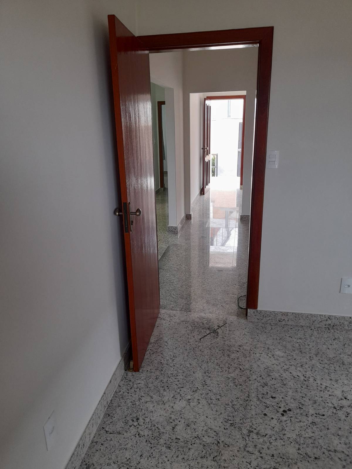 Walace Fernandes - Seixal - Construção de Parede Interior