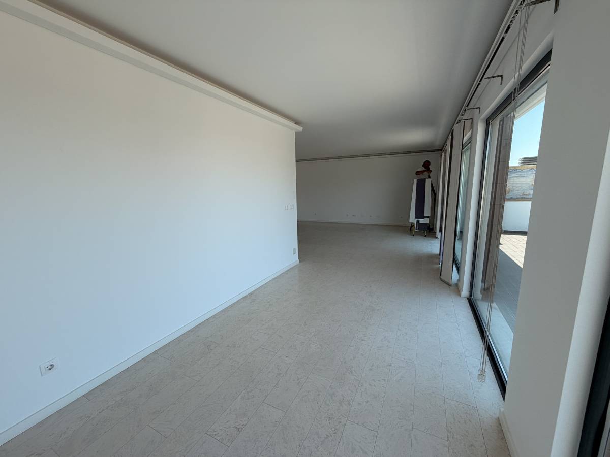L-Tech Paint & Maintenance - Cascais - Pintura de Portas
