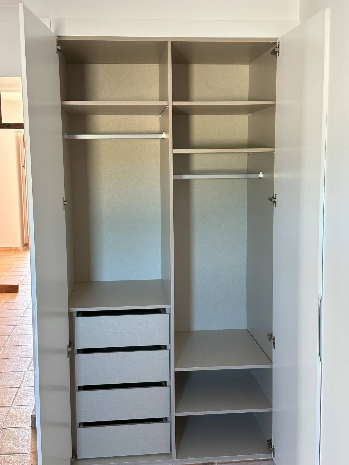 HABILIFE Cozinhas, Roupeiros e Chãos Flutuantes, Lda - Loures - Türmontage