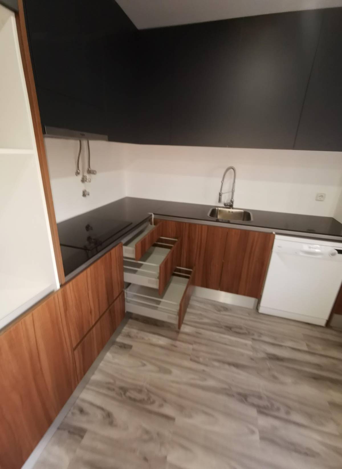 HABILIFE Cozinhas, Roupeiros e Chãos Flutuantes, Lda - Loures - Schrank umbauen