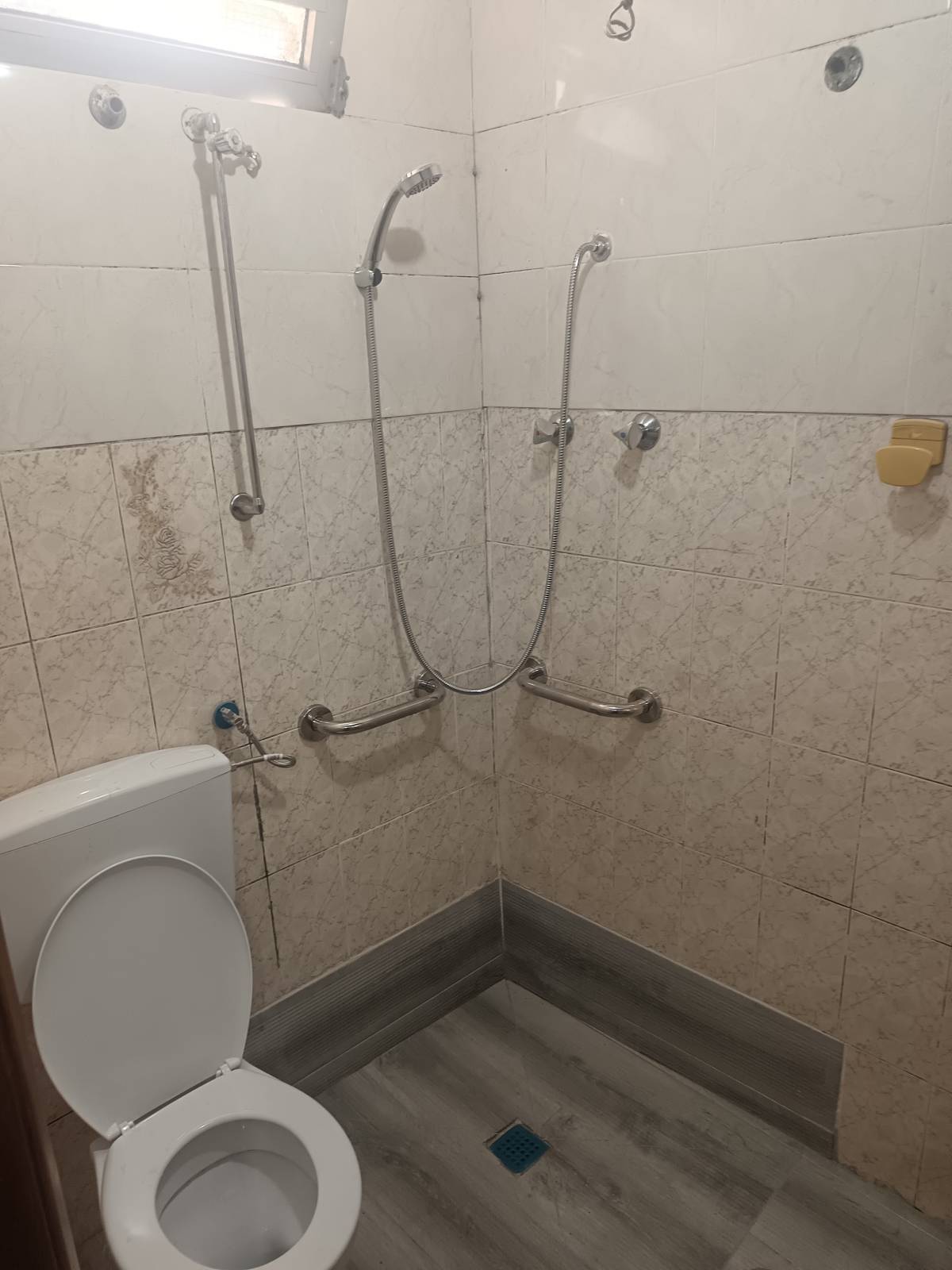 Carlos saliu - Seixal - Toilettenreparatur