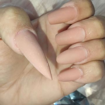 Nádia Negrão Formadora em Estética 93.63.88.010 - Lisboa - Manicure e Pedicure (para Mulheres)