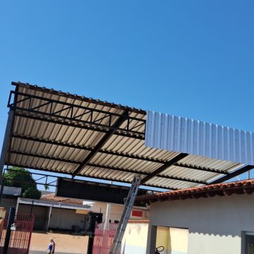 WA Serralheria - Olhão - Instalação de Porta para Animais de Estimação
