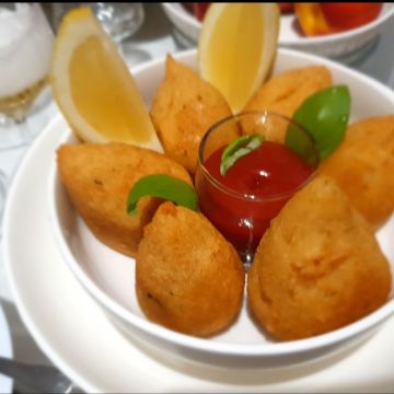 MARIA MACHADO - Vila Nova de Gaia - Wedding Catering Service