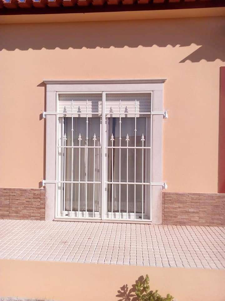 Carlos Freitas - Torres Vedras - Fence Installation