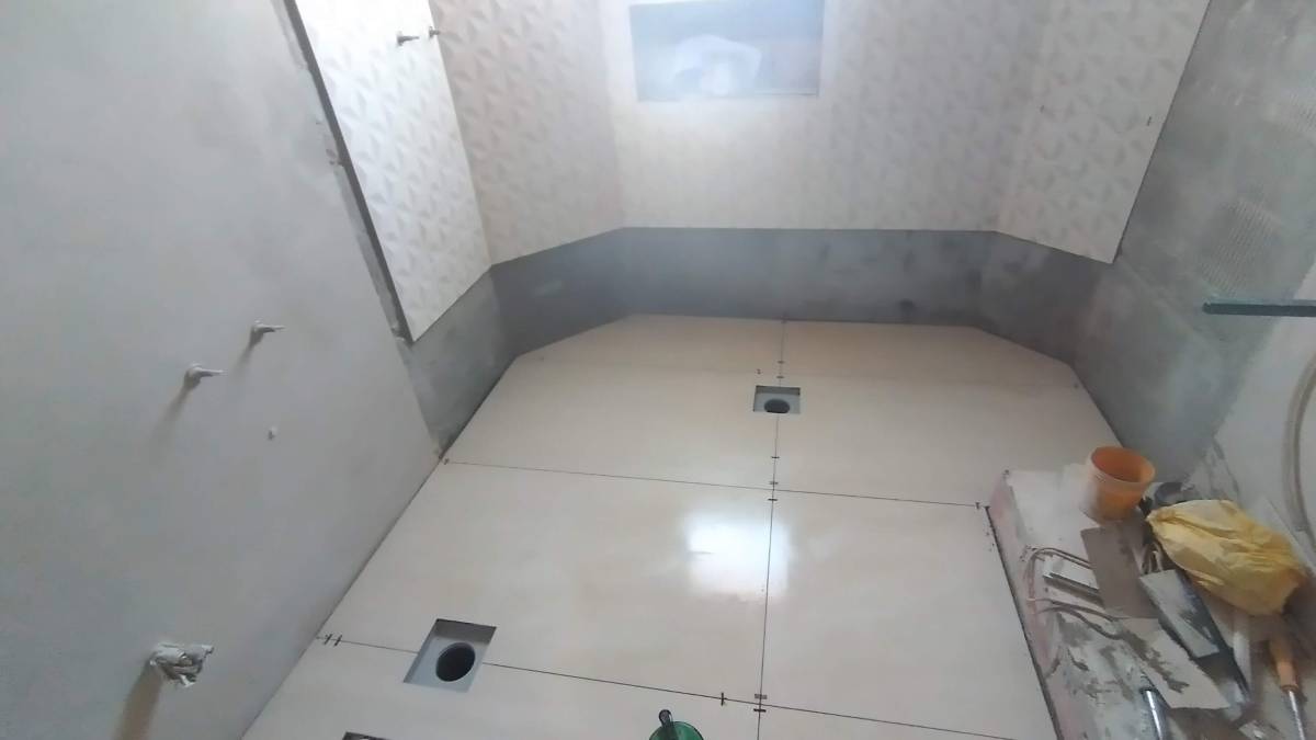 Inacio - Caldas da Rainha - Stone or Tile Flooring Installation
