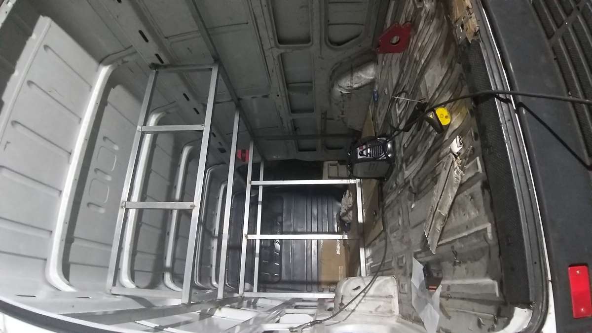 Carlos - Guimarães - Door Repair