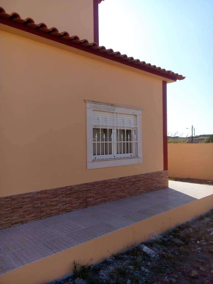 Carlos Freitas - Torres Vedras - Garage Door Installation or Replacement