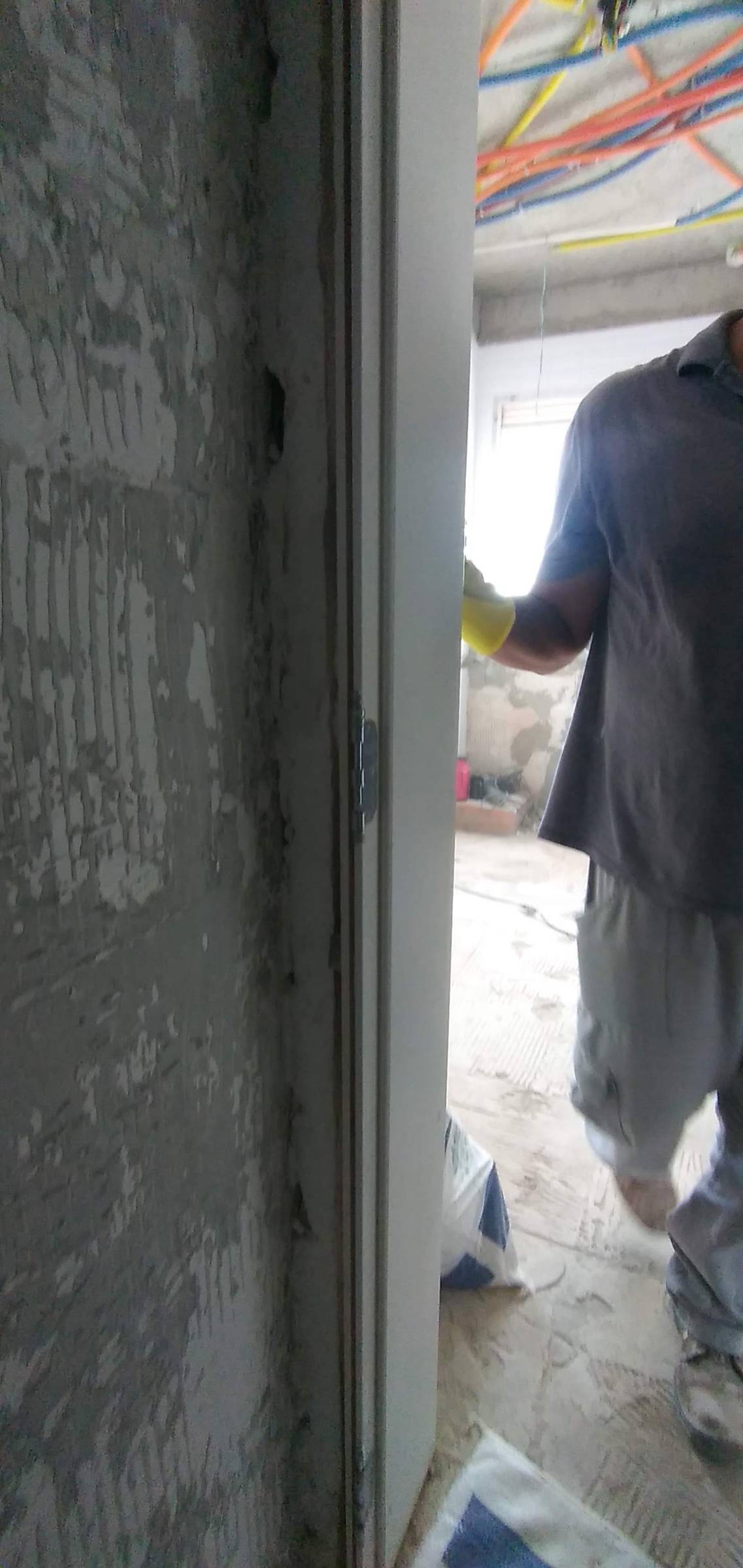 Inacio - Caldas da Rainha - Drywall Repair and Texturing