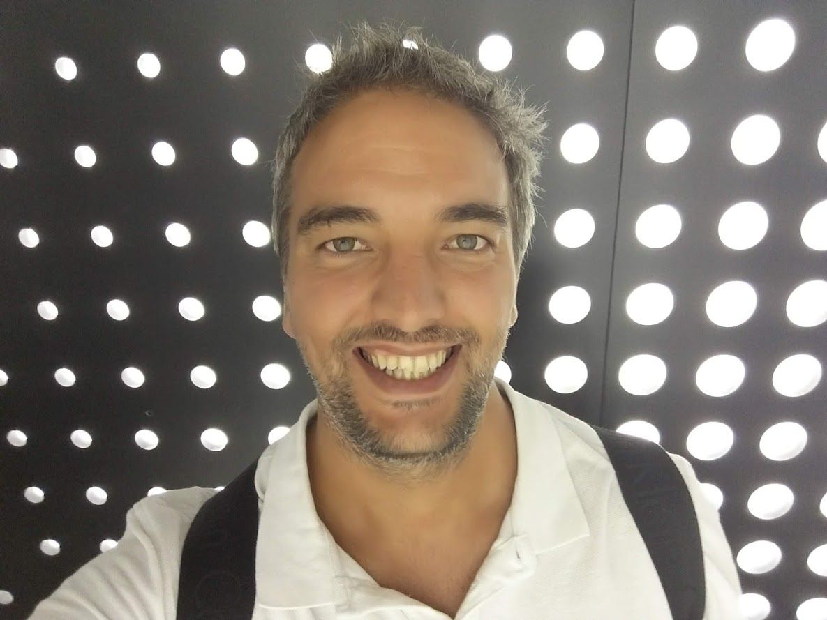 Alexandre Rola - Porto - Designer Gráfico