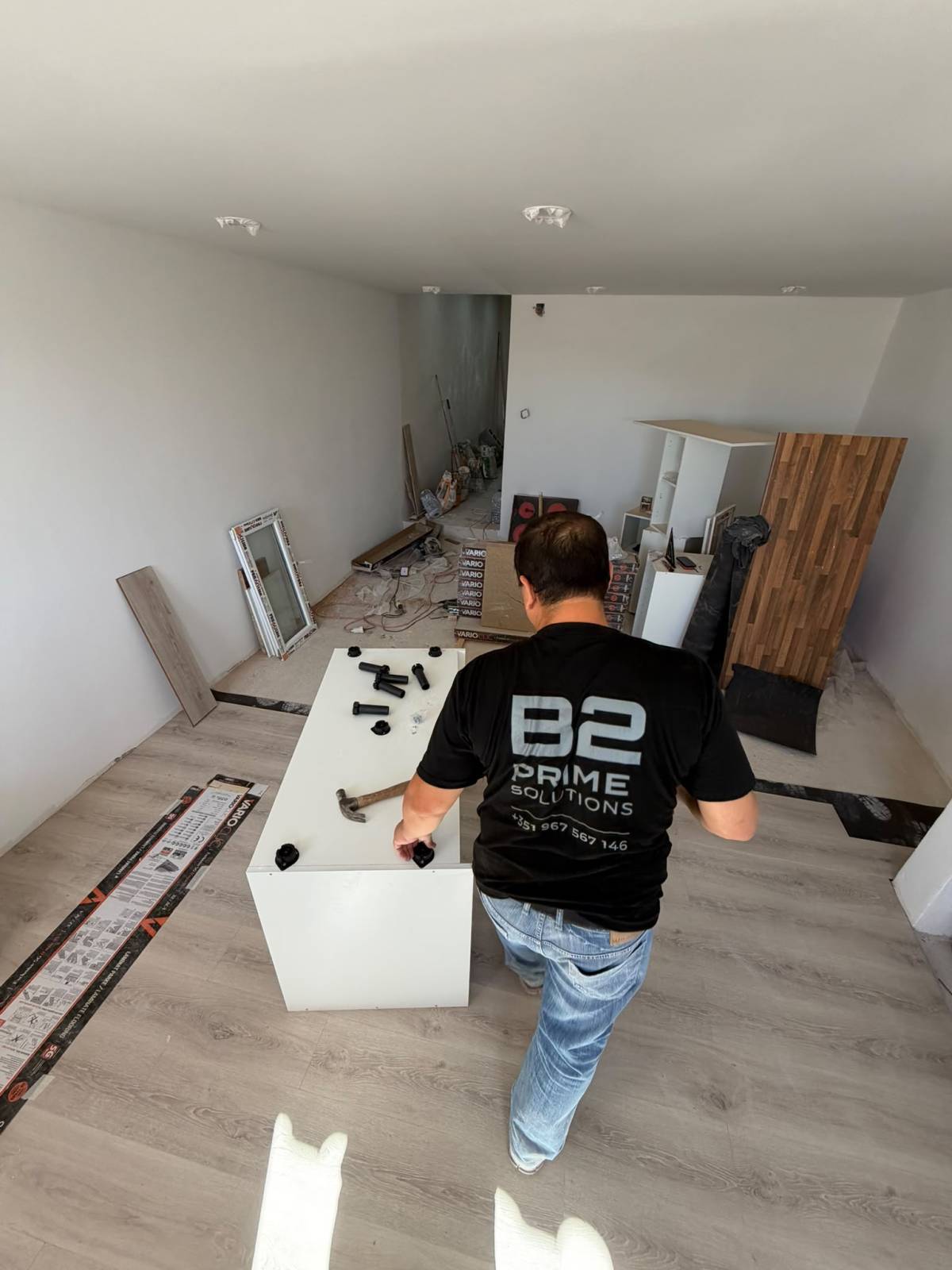 B2 Prime - Solutions - Évora - Möbelmontage