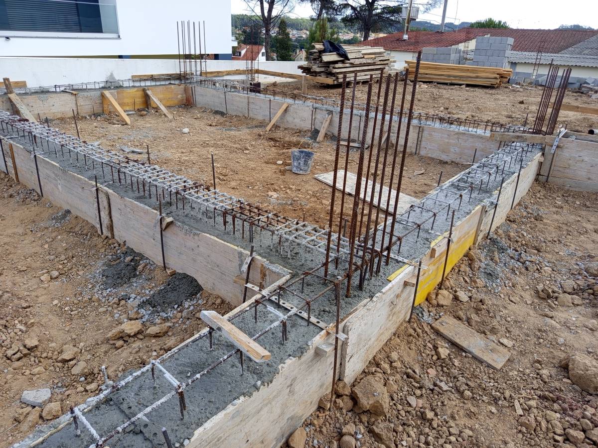 Martins Idenesio - Caldas da Rainha - Construção de Parede Interior