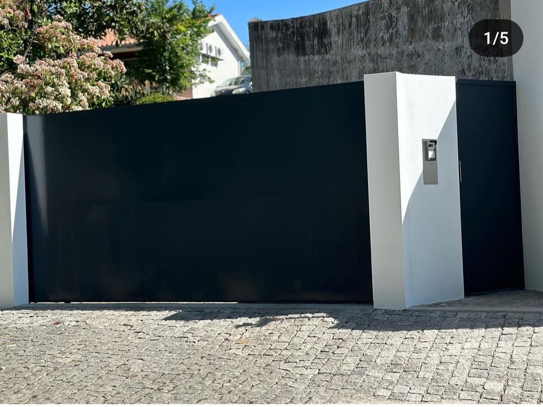 Serralharia JMP - Guimarães - Stucco Application