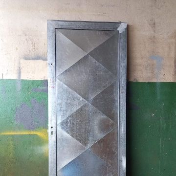Serralheria Rubi - Almada - Einbau oder Austausch der Garagentür
