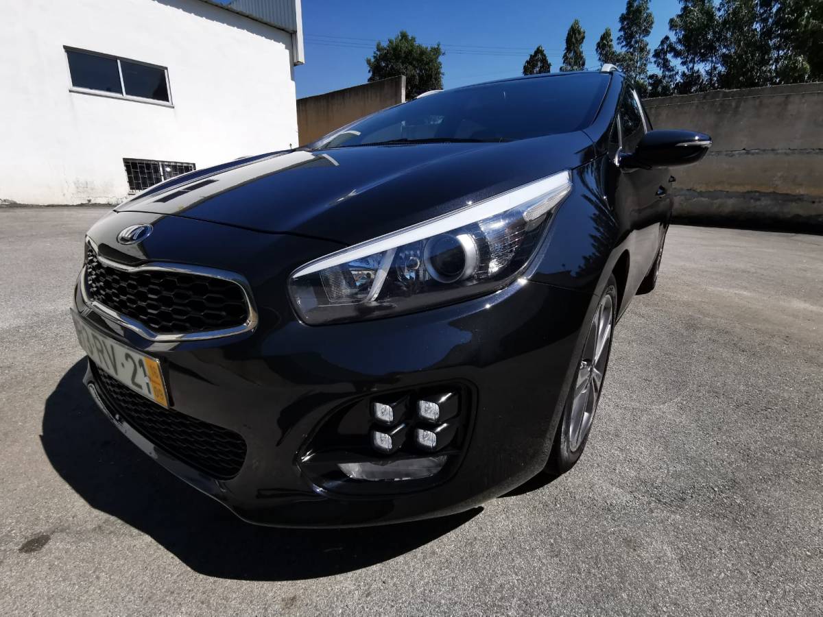 Stand Import HM / Oficina - Águeda - Fahrzeug - und Motorradreparatur