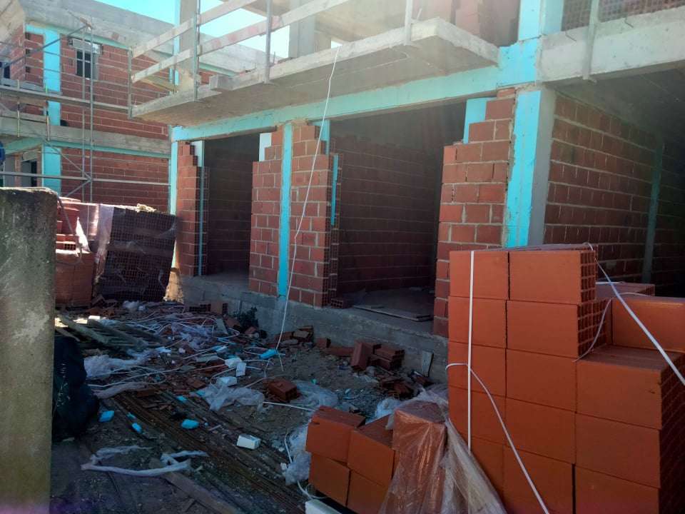 Estimulo e rigor unipessoal,Lda - Sesimbra - Corte de hormigón
