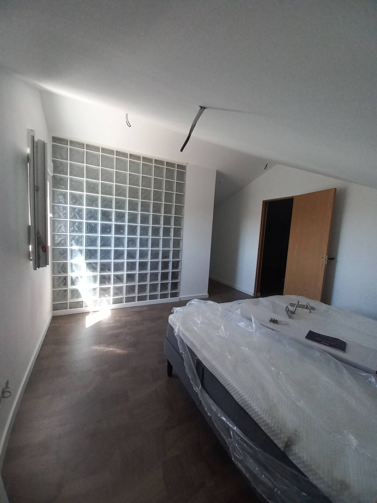 Re9 - Alcácer do Sal - Installation und Montage von Lampen