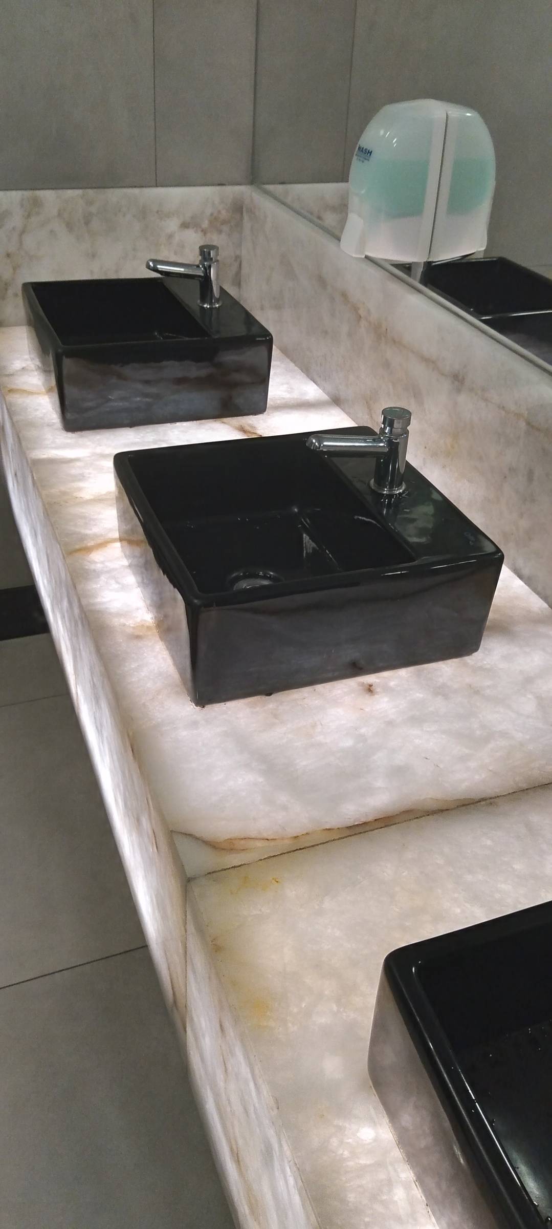 William Lomasso - Matosinhos - Floor Tiling