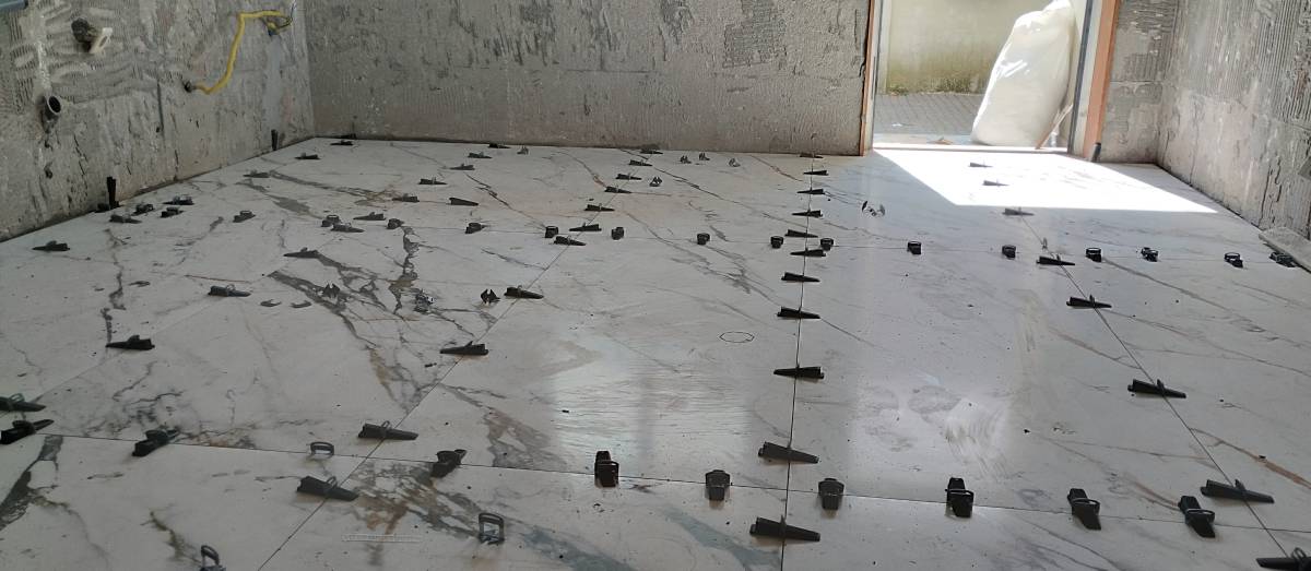 Ladrilhos em geral - Vila Nova de Gaia - Roof Installation or Replacement