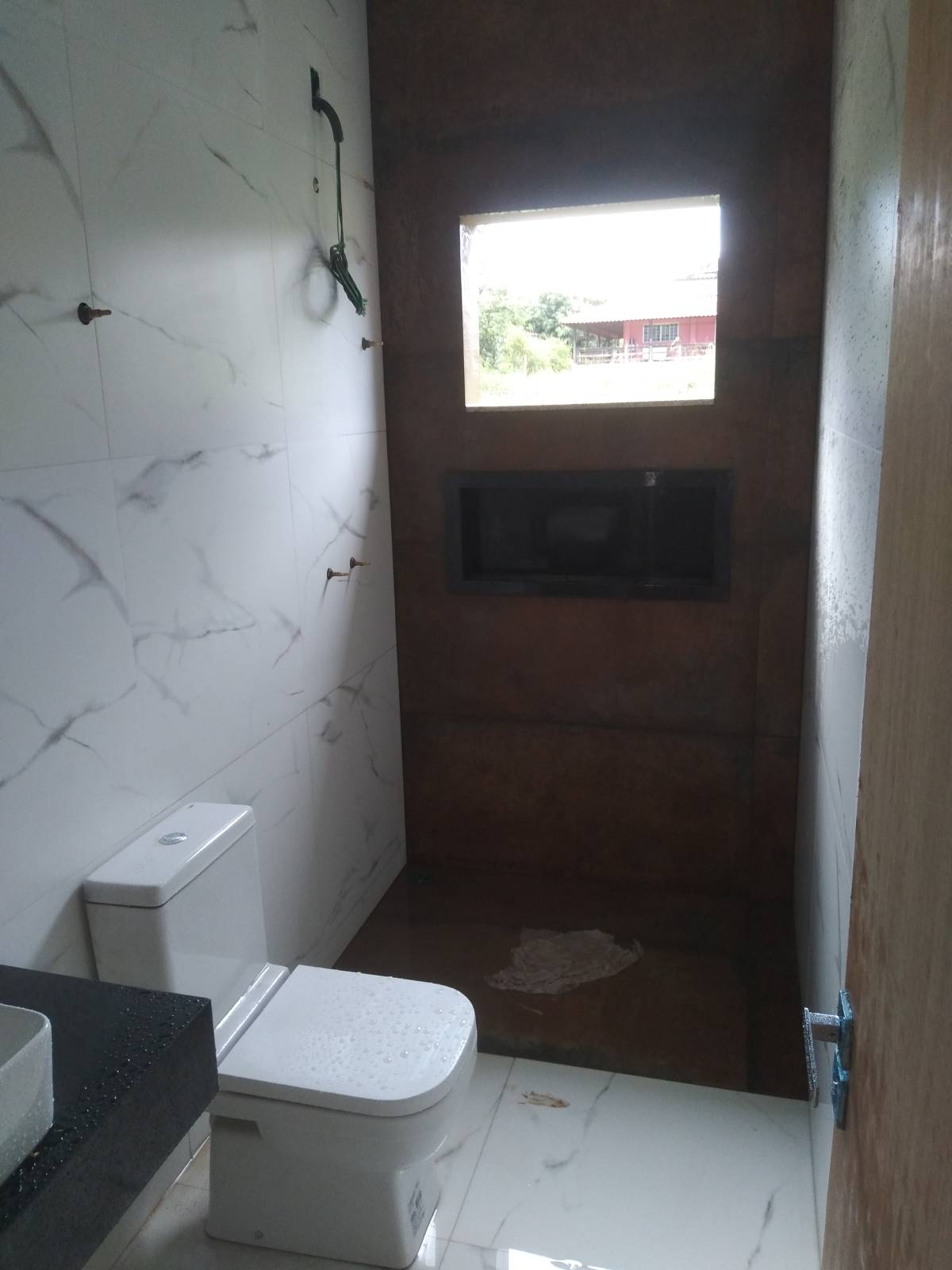 William Lomasso - Matosinhos - Tile Installation