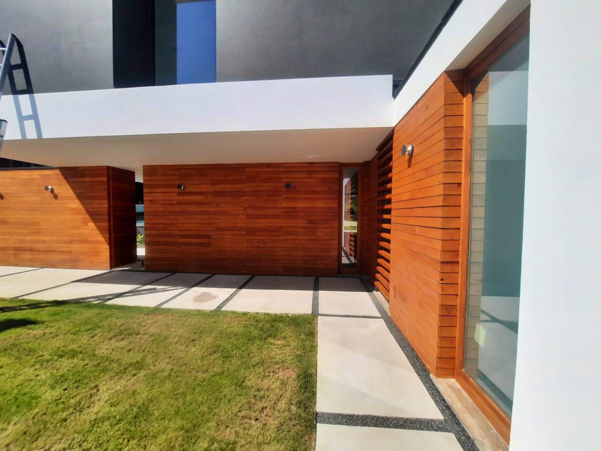 OLIVEIRA & CHAVES LDA - Odivelas - Manutenção e Reparação de Terraço