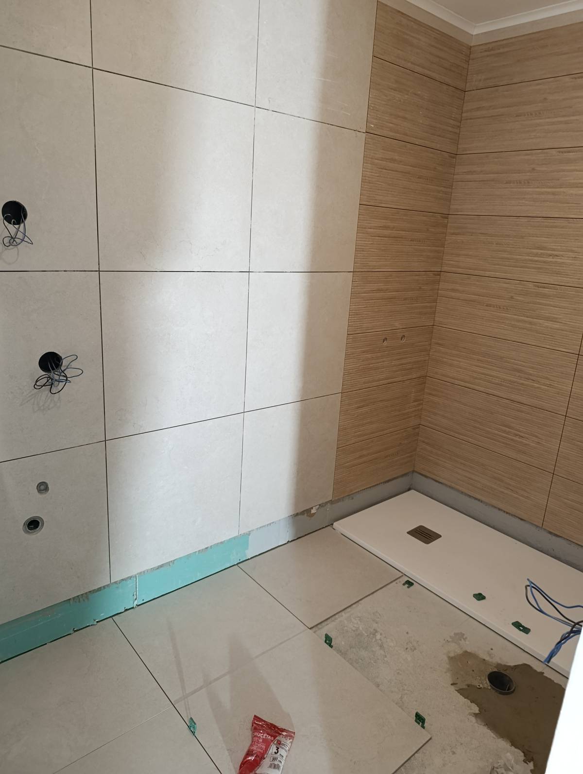 Felipe - Sesimbra - Stone or Tile Flooring Installation