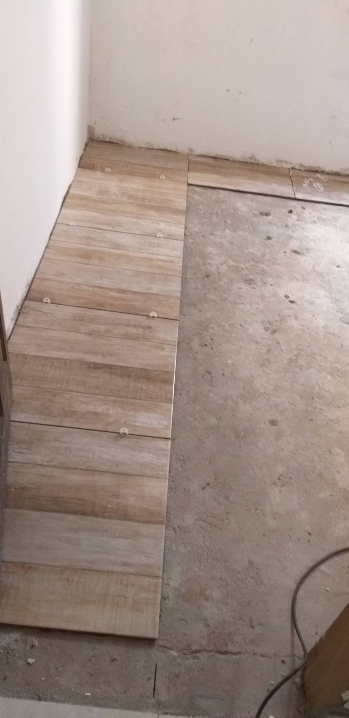 Osnir Velame dos Santos - Azambuja - Stone or Tile Flooring Installation