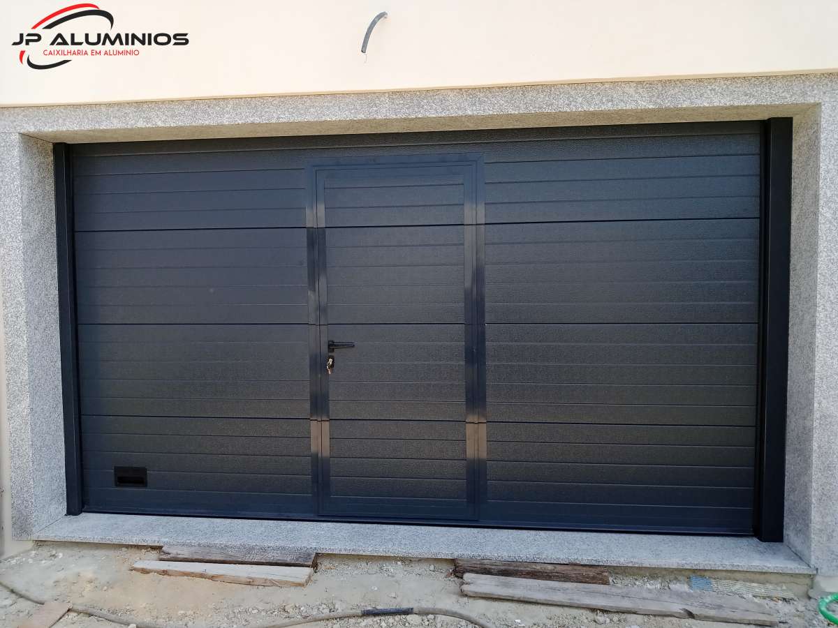 JP Alumínios - Vale de Cambra - Instalação ou Substituição de Portão de Garagem