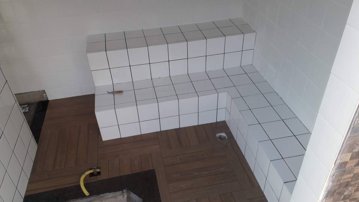 William Lomasso - Matosinhos - Kitchen Tiling