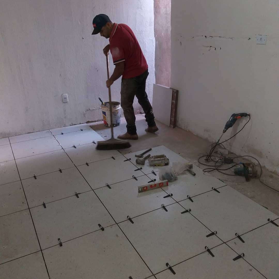 Osnir Velame dos Santos - Azambuja - Carpet Installation