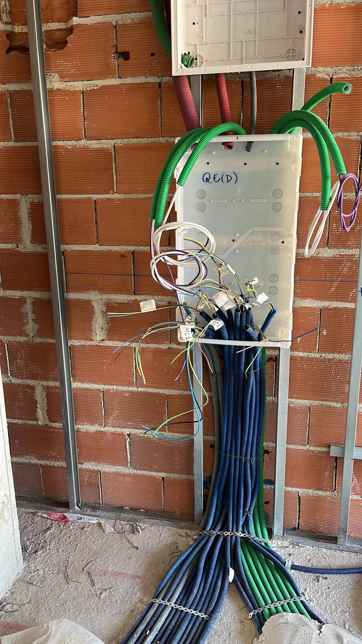 Guilherme eletricista - Vila Franca de Xira - Problemas Elétricos e de Cabos