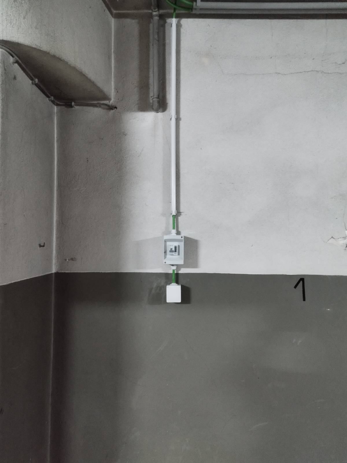 Helder - Maia - Switch and Outlet Installation