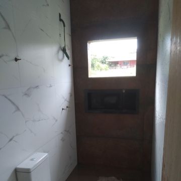 William Lomasso - Matosinhos - Tile Installation