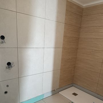 Felipe - Sesimbra - Stone or Tile Flooring Installation