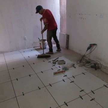 Osnir Velame dos Santos - Azambuja - Carpet Installation