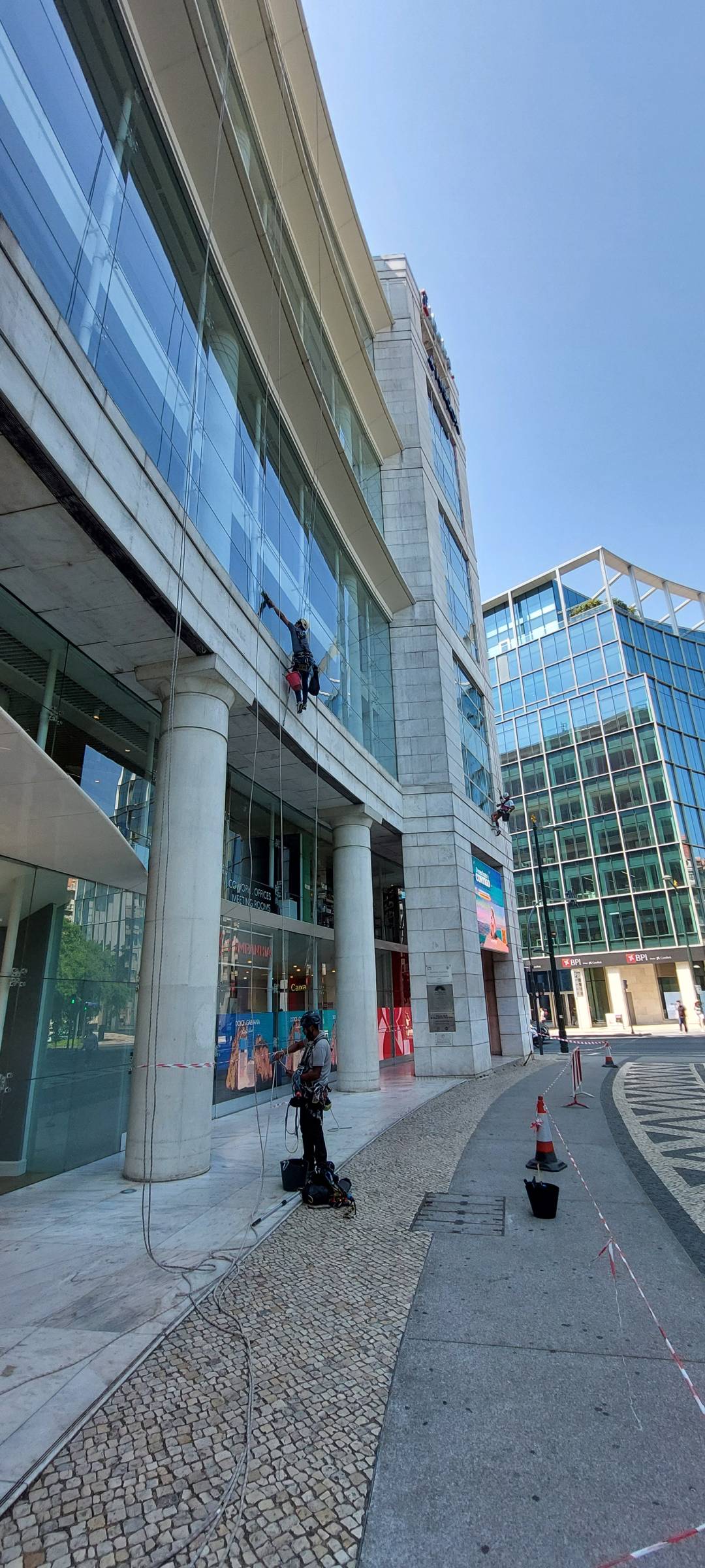 @mazon Cleaner - Amadora - Gutter Cleaning and Maintenance