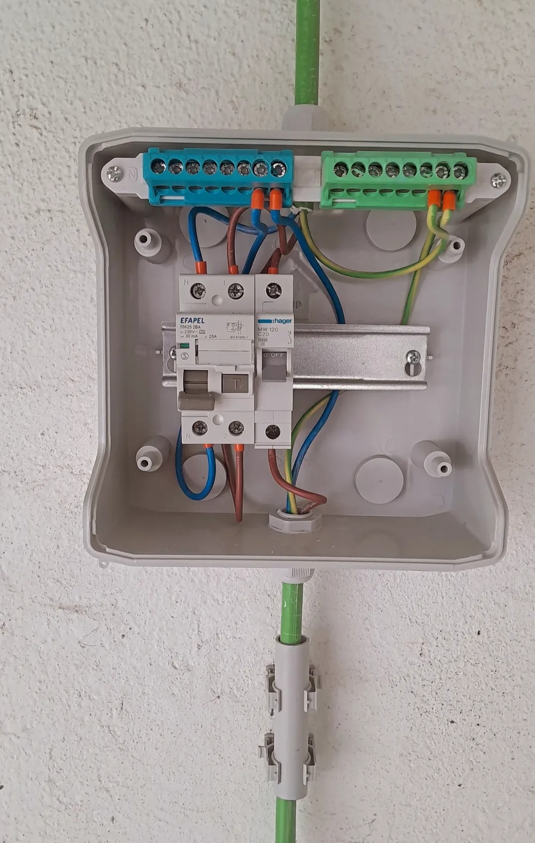 Cristiano Nunes - Caldas da Rainha - Trockenbau reparieren und Oberflächenstruktur geben