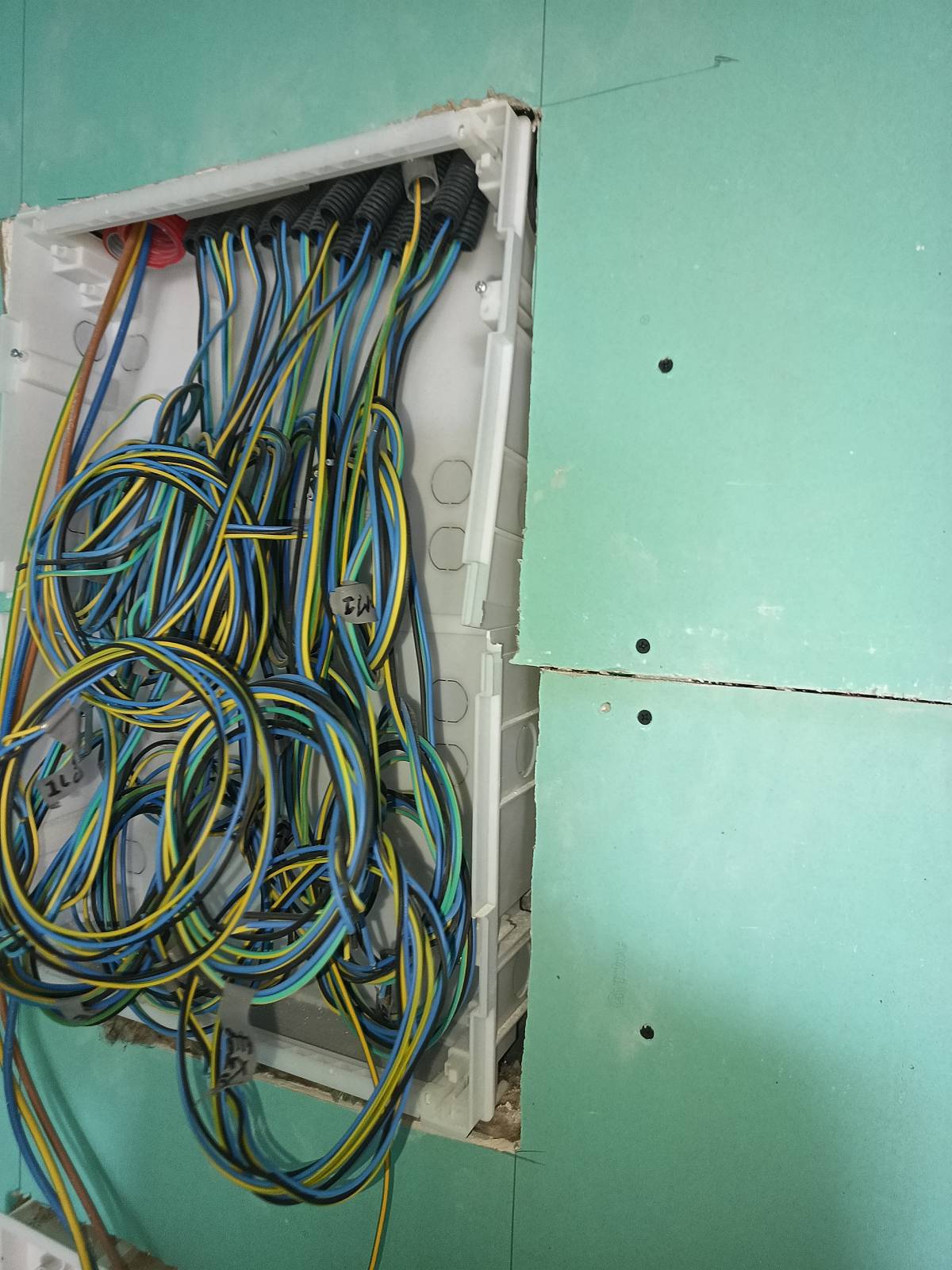 elétrico - Matosinhos - Problemas Elétricos e de Cabos
