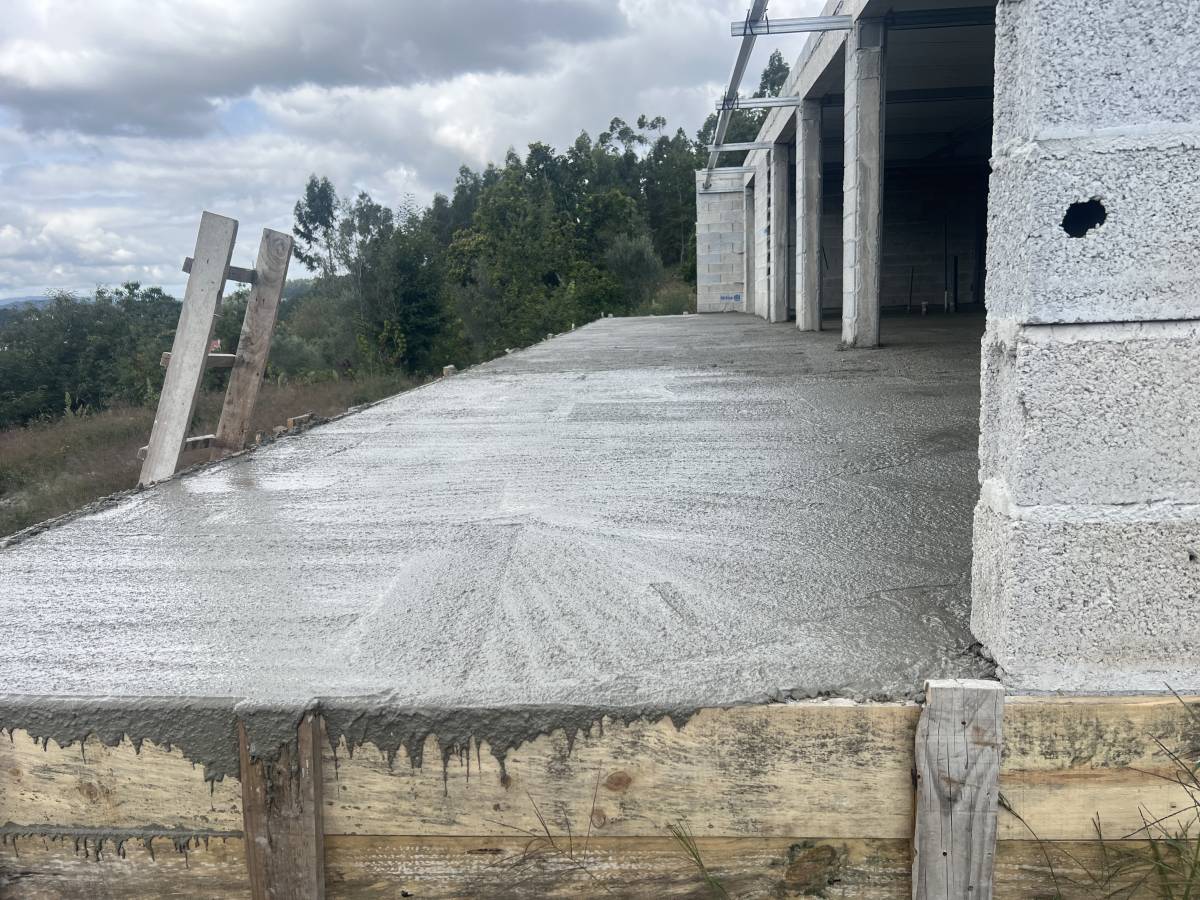 M&C Construções e remodelações - Paços de Ferreira - Roof Cleaning
